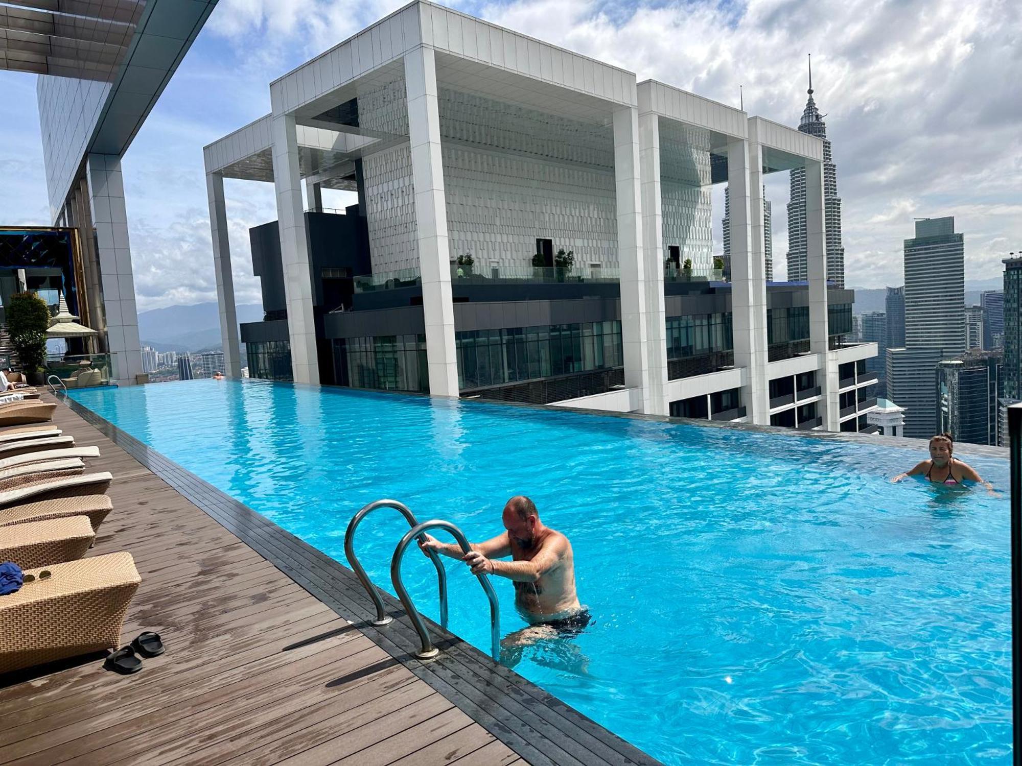 The Platinum Kuala Lumpur By Crown Suites Exterior foto